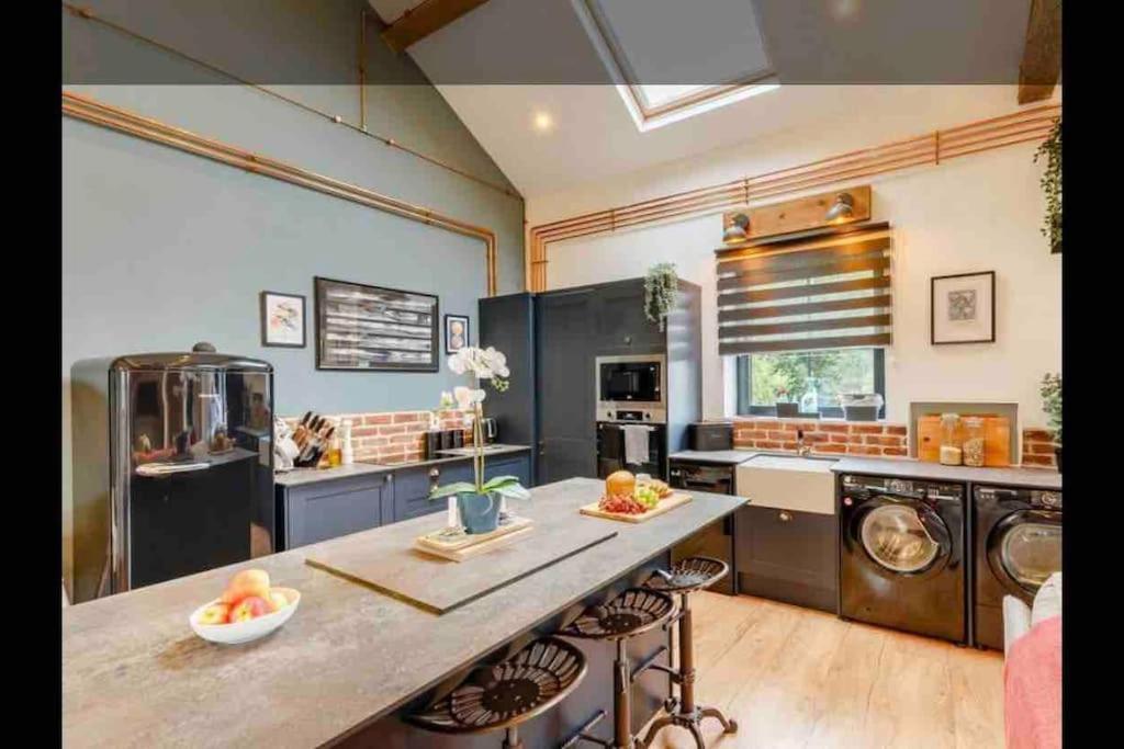 Tank Barn At Brook House, Nestled In The Welsh Hills, A Delightful Retreat Villa Welshpool Exteriör bild